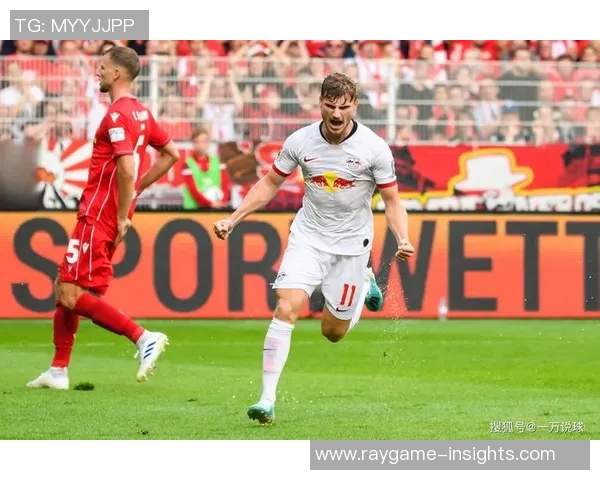 巴黎圣日耳曼友谊赛大胜莱比锡六比二全场焦点瞬间回顾与分析