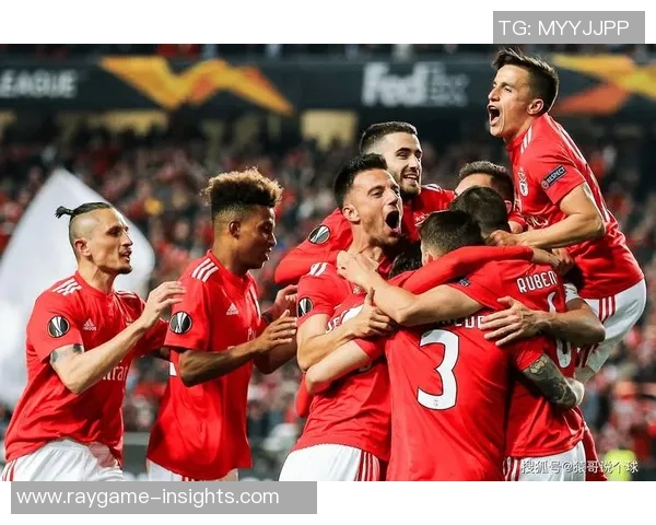 友谊赛精彩对决巴黎圣日耳曼与本菲卡激战成平局红牌事件引发全场热议