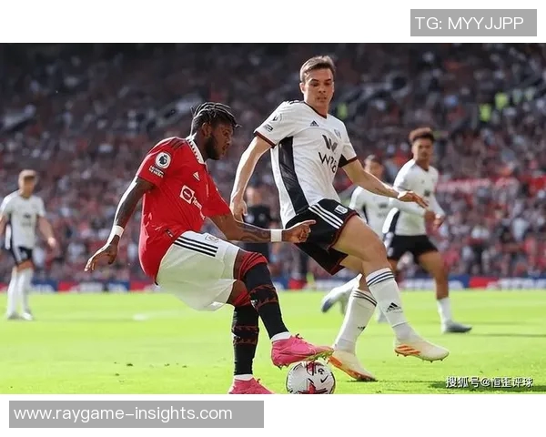 中超激战巴黎圣日耳曼险胜曼联全场焦点瞬间回顾与分析